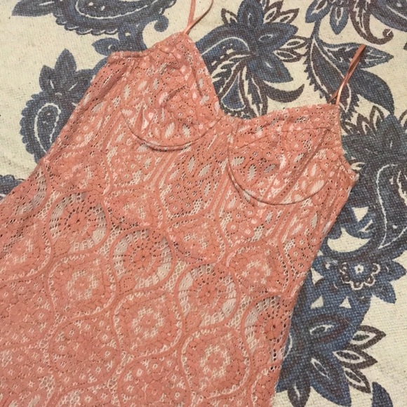 Pink & tan lace corset dress - Picture 3 of 3